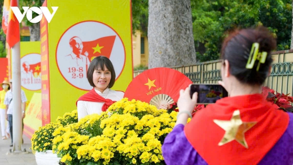 Tourism in Hanoi surges with over 21.58 million visitors in eight months